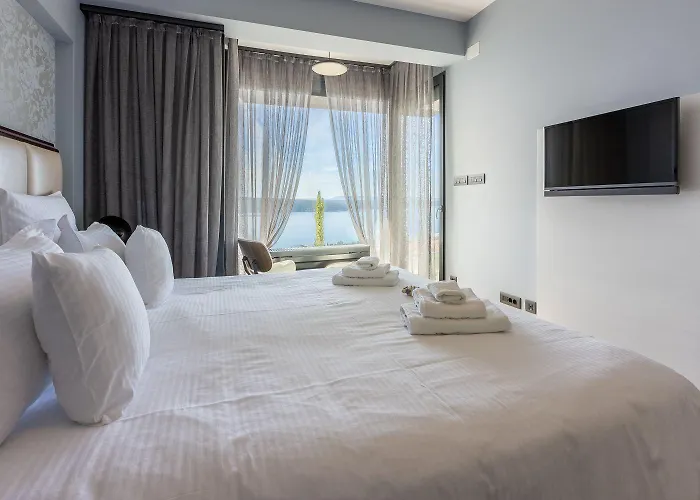 Mit Infinity-pool, Wellnessbereich, 1 Km Zum Crikvenica