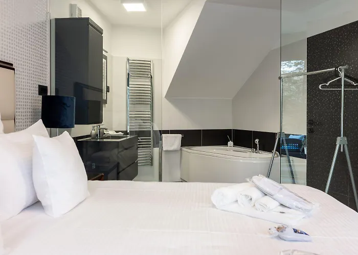Mit Infinity-pool, Wellnessbereich, 1 Km Zum * Crikvenica