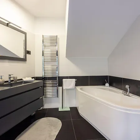 Mit Infinity-pool, Wellnessbereich, 1 Km Zum * Crikvenica