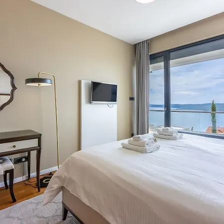 Mit Infinity-pool, Wellnessbereich, 1 Km Zum *