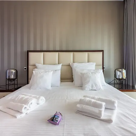 Mit Infinity-pool, Wellnessbereich, 1 Km Zum Crikvenica