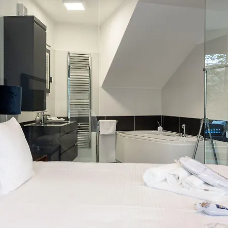 Mit Infinity-pool, Wellnessbereich, 1 Km Zum * Crikvenica